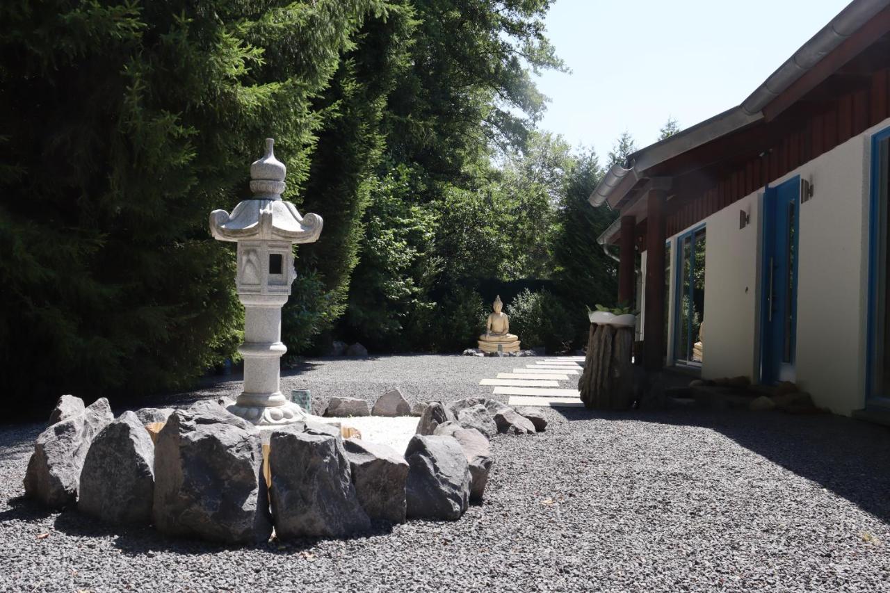 Bio-Ferienhaus-Eifel Rott  Экстерьер фото